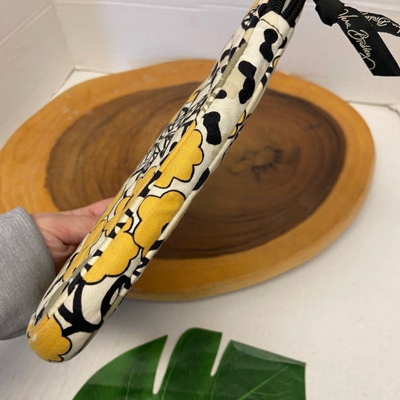 Vera Bradley Floral & Cheetah Print Quilted IPad or Tablet Case - Picture 5 of 11